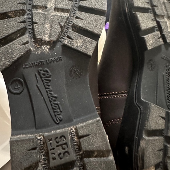 [SOLD] Blundstone Boots in brown - Picture 4 of 4